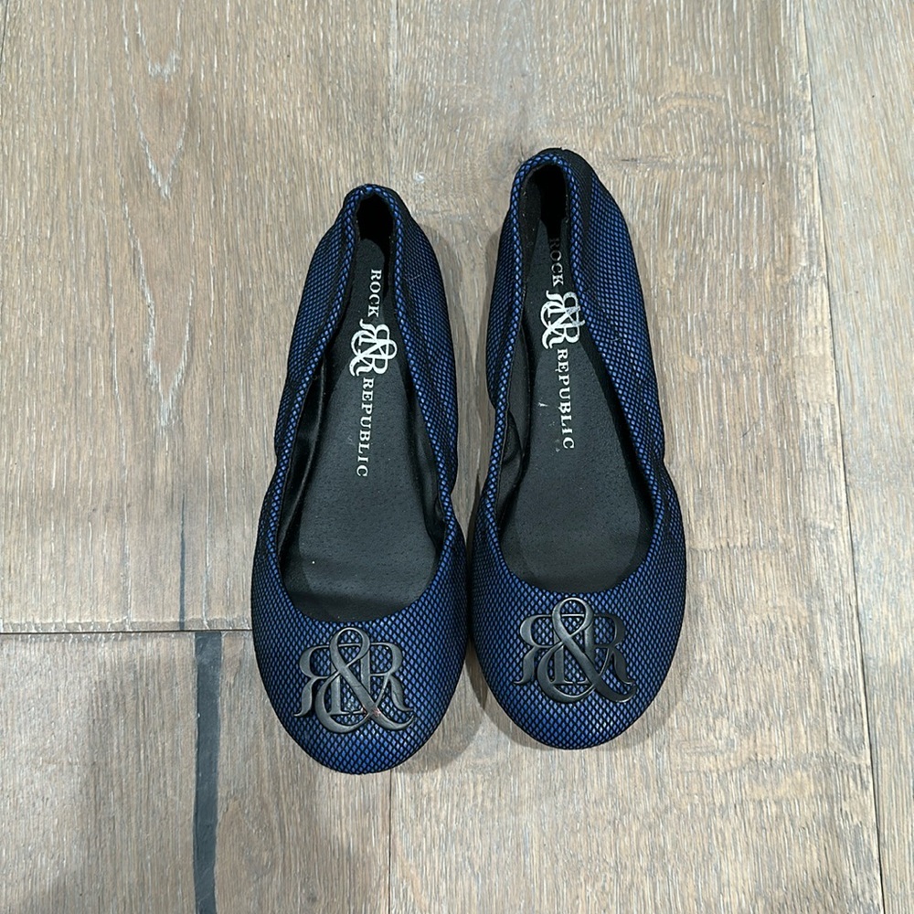 Rock & Republic Flats/Loafers Dark Blue & Black Size 6.5 like new